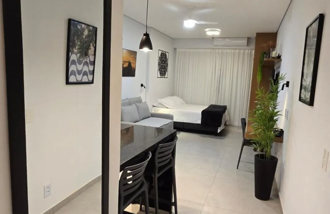 Studio moderno, aconchegante e bem localizado-1
