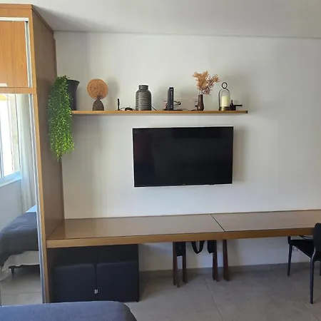 Studio moderno, aconchegante e bem localizado-3